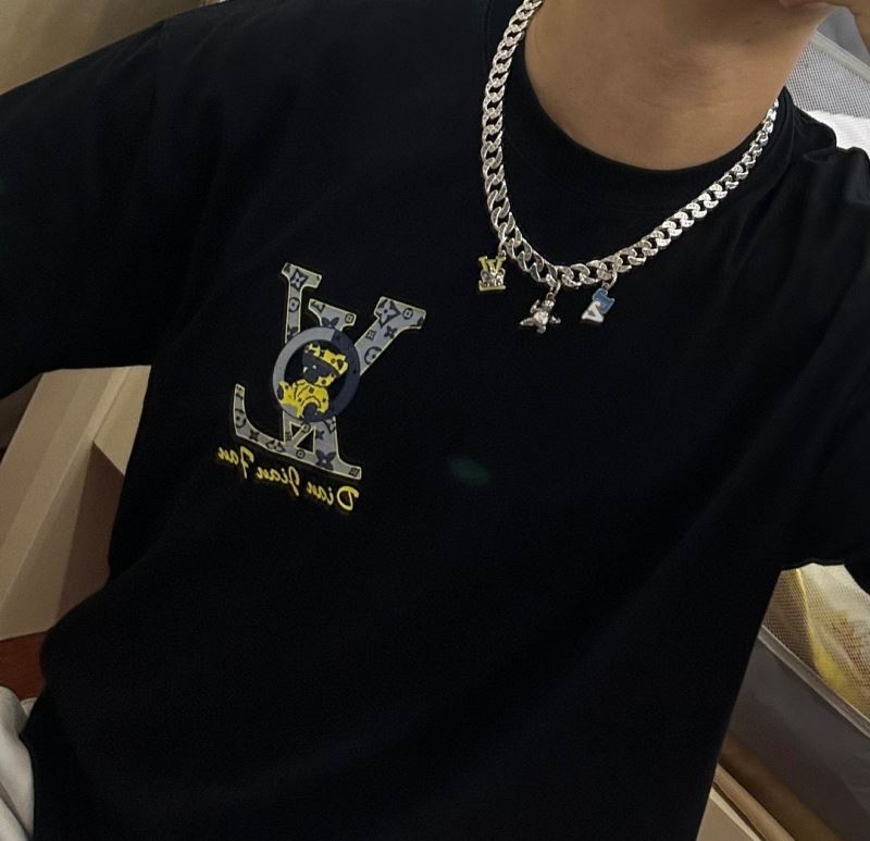 Louis Vuitton Necklaces